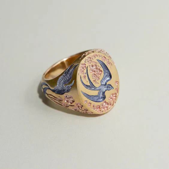 Anello Vintage Blu e Dorato con Colibrì