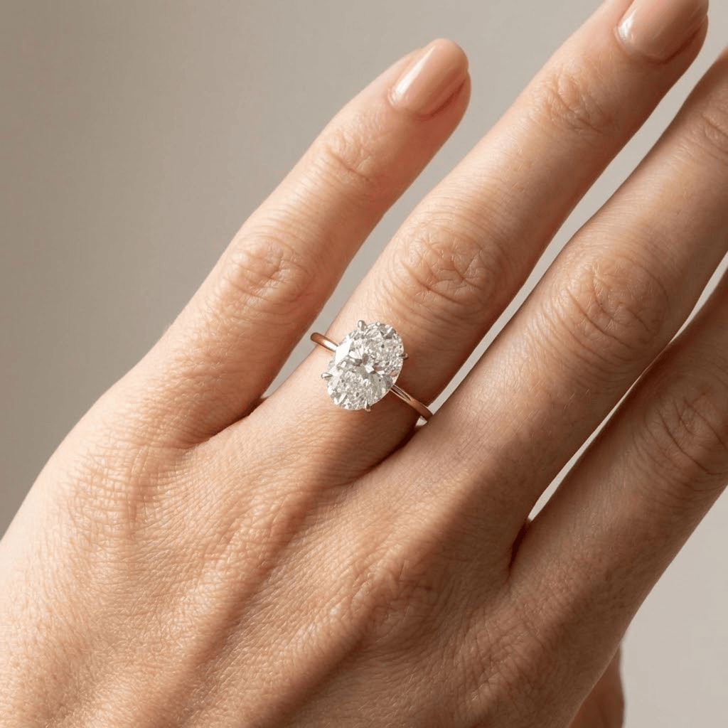 ANELLO SOLITARIO CON Zirconia OVALE