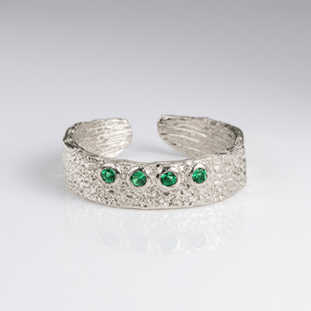 ANELLO A CUFFIA TEXTURIZZATO IN EMERALD - (REGOLABILE)