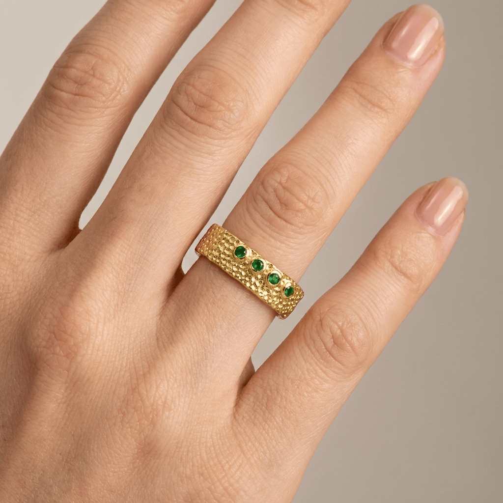ANELLO A CUFFIA TEXTURIZZATO IN EMERALD - (REGOLABILE)