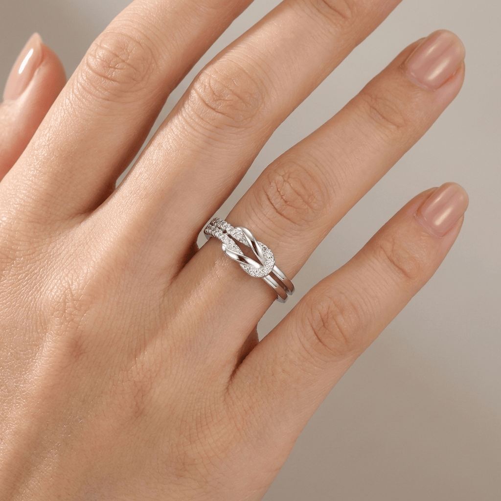 ANELLO AVVOLGENTE IN ZIRCONIA ARGENTATA - (REGOLABILE)