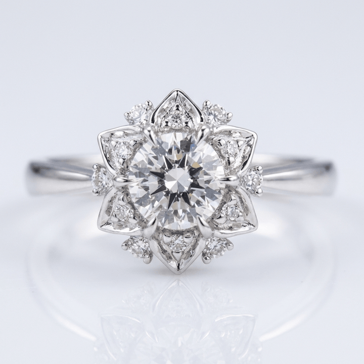 ANELLO LEGGERO LOTUS IN ZIRCONIA ARGENTATA