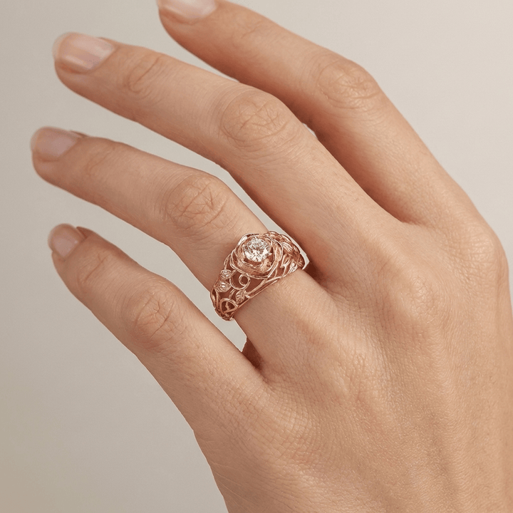 ANELLO VINTAGE IN ZIRCONIA ROSA INTAGLIATO