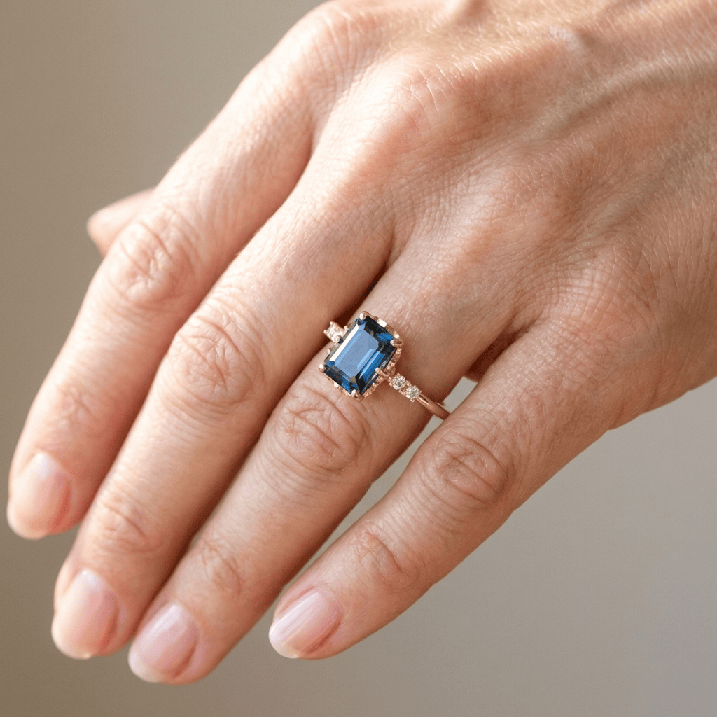 ANELLO IN Pietra Blu D'ORO E Zirconia