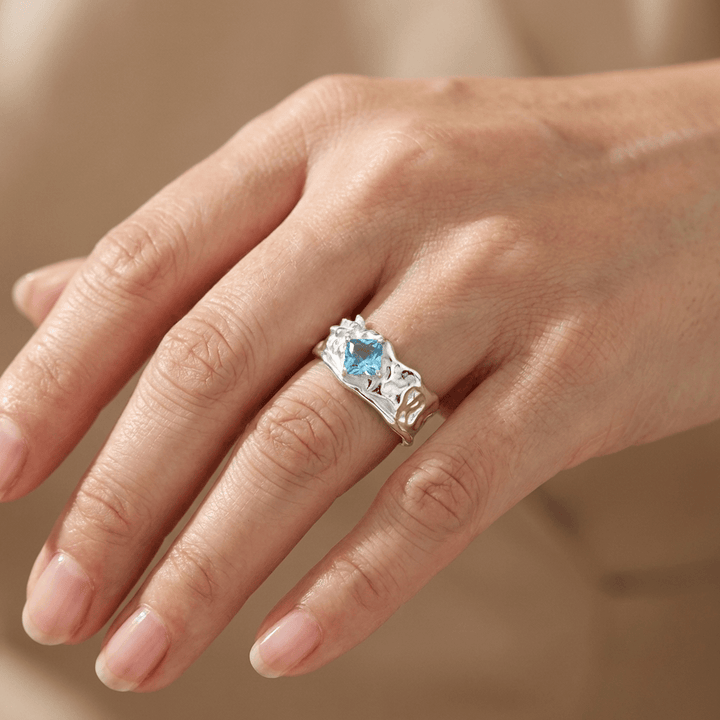 ANELLO TEXTURIZZATO IN ACQUAMARINA ARGENTATA - (REGOLABILE)
