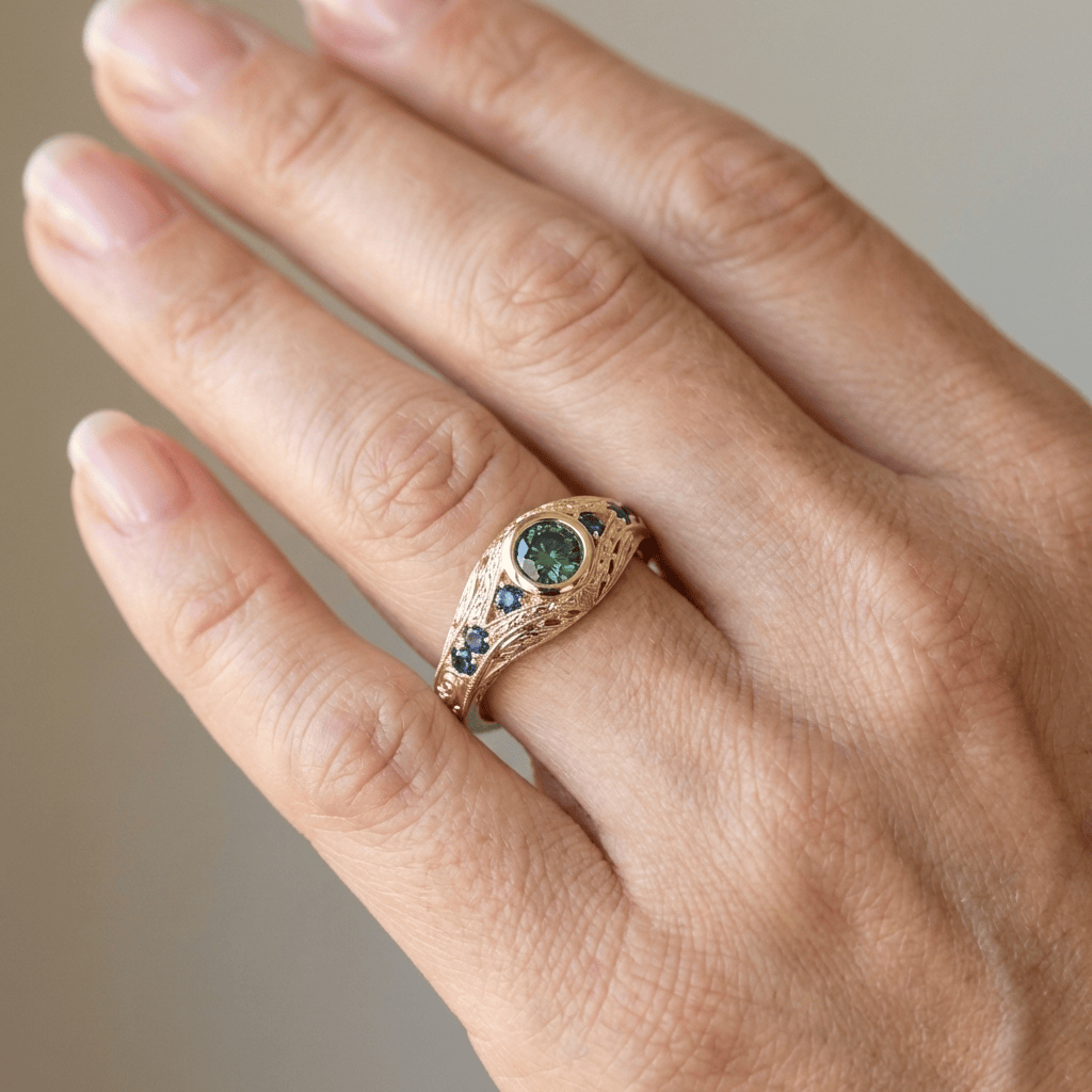 ANELLO VINTAGE IN OPALE D'ORO E Pietra Blu