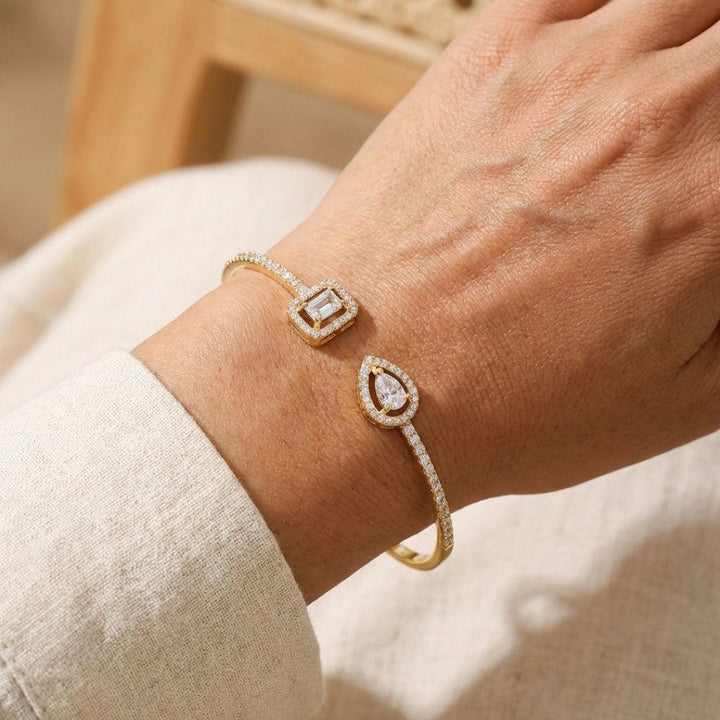 Bracciale Aperto color oro con Due Pietre