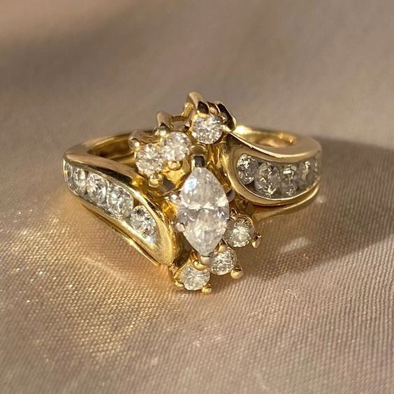 Anello color oro con Zirconia Incastonata Vintage