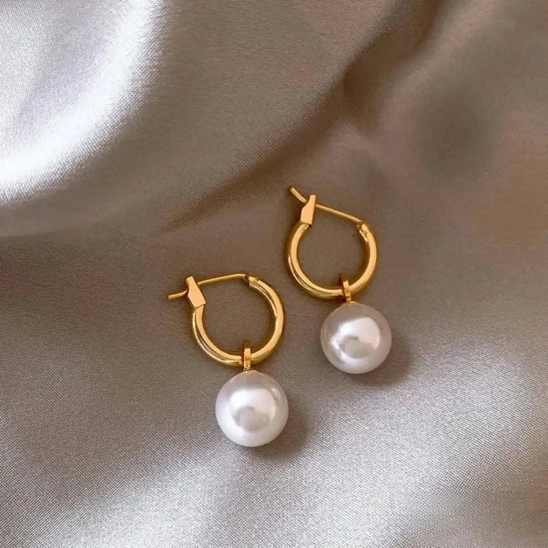 Orecchini Eleganti con Perle Bianche e color oro