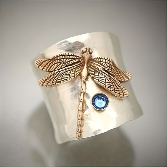 Anello color argento Vintage con Libellula Dorata
