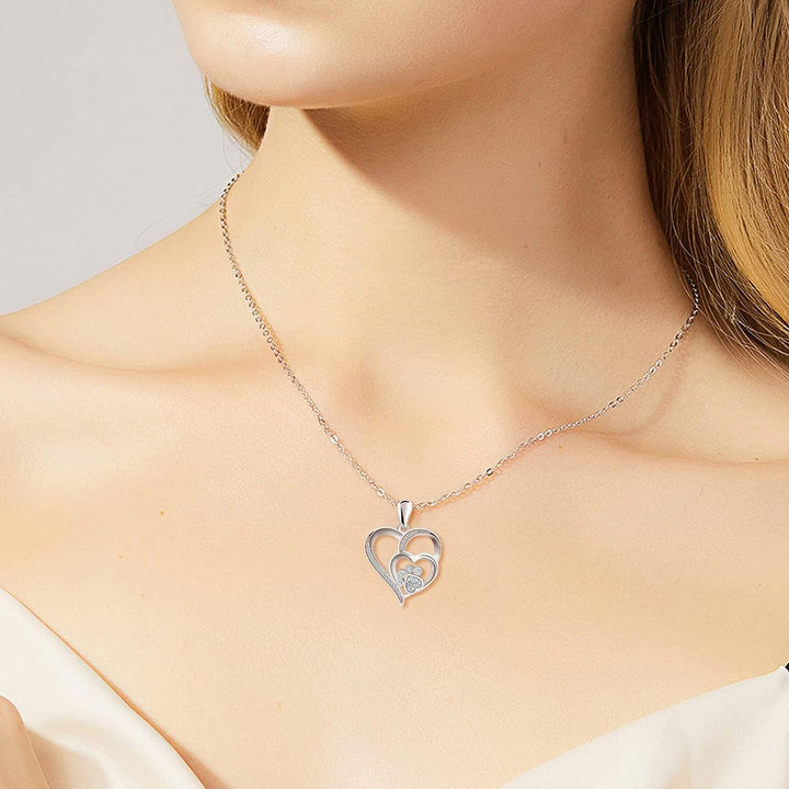 Collana color argento con Zampa e Cuore in Zirconia