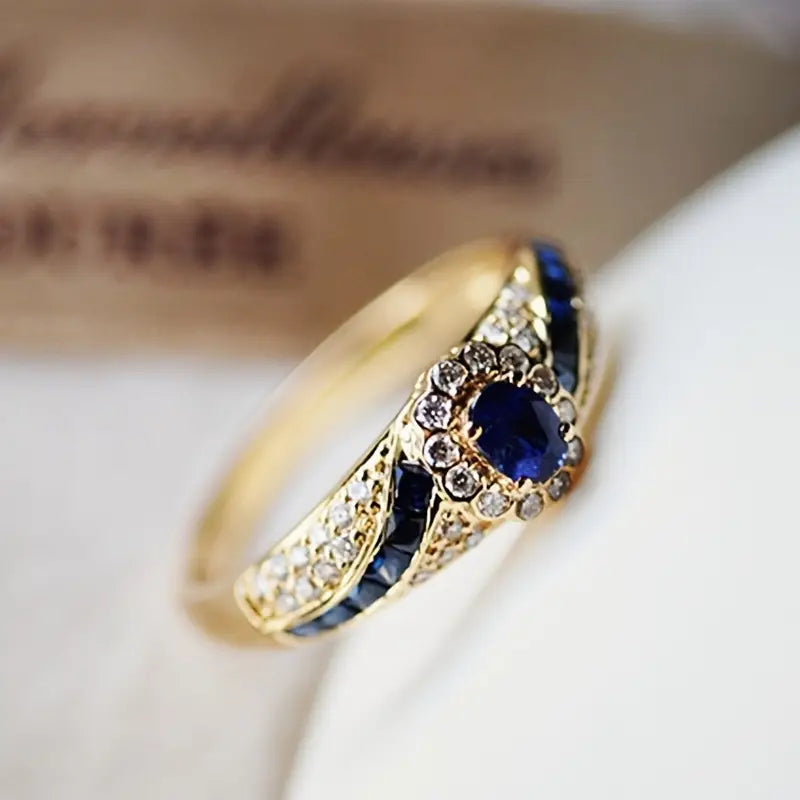 Anello color oro La Regina