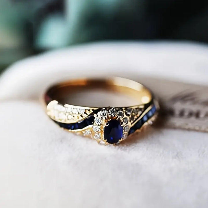 Anello color oro La Regina
