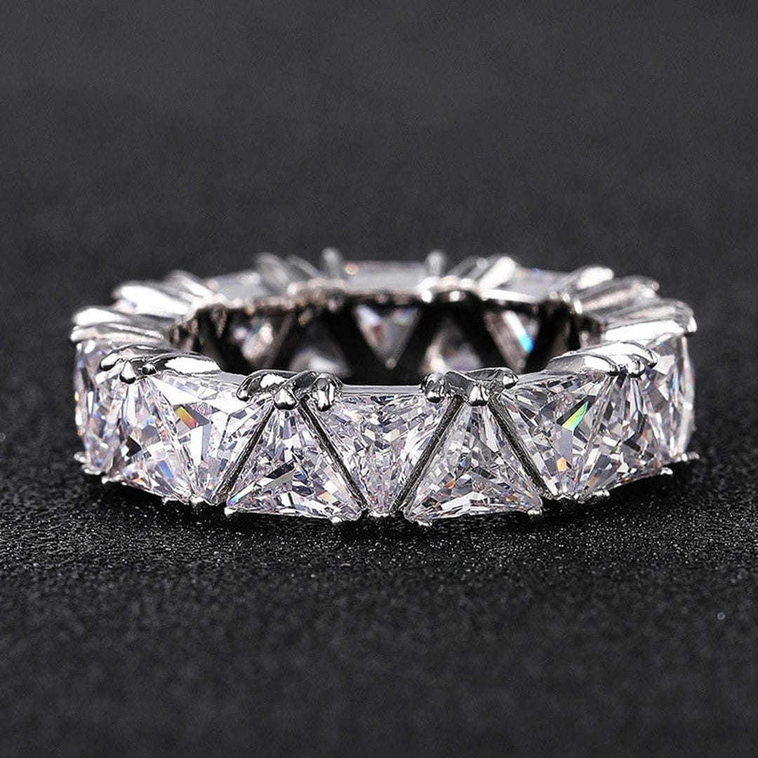 Anello Vintage con Pietra a Triangolo