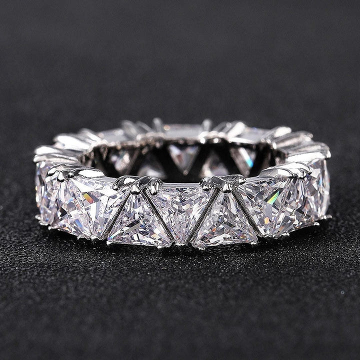 Anello Vintage con Pietra a Triangolo