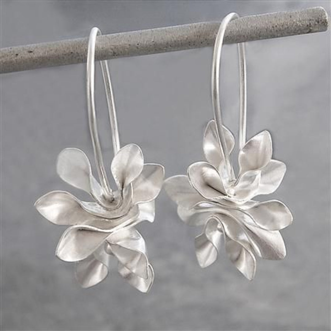 Orecchini color argento Vintage Irregolari a Fiore