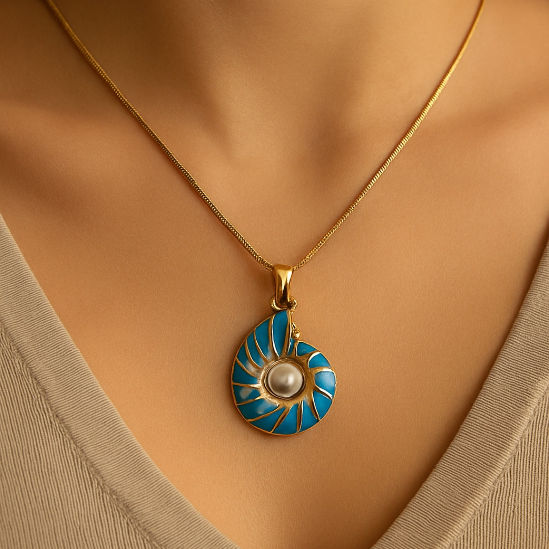 Collana con pendente in perla di conchiglia