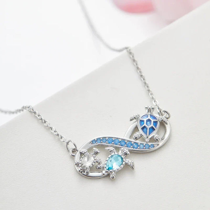 Collana Infinity Turtle con Cristalli Scintillanti