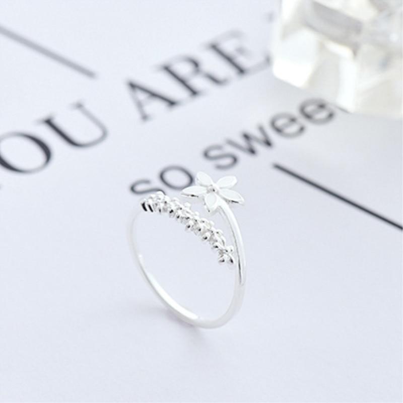 Anello color argento Regolabile e Smalto Dipinto a Mano con Fiori Selvatici