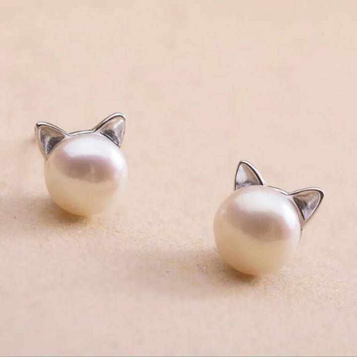 Orecchini a perla con gatto color argento