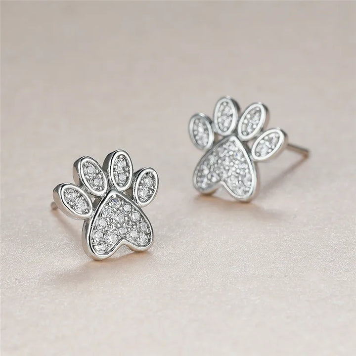 Orecchini a Perno in Zirconia Bianca – Design a Forma di Cuore