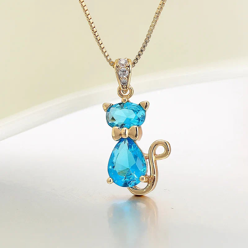 Collana con Pendente a Forma di Gatto di Cristallo