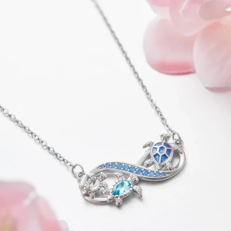 Collana Infinity Turtle con Cristalli Scintillanti