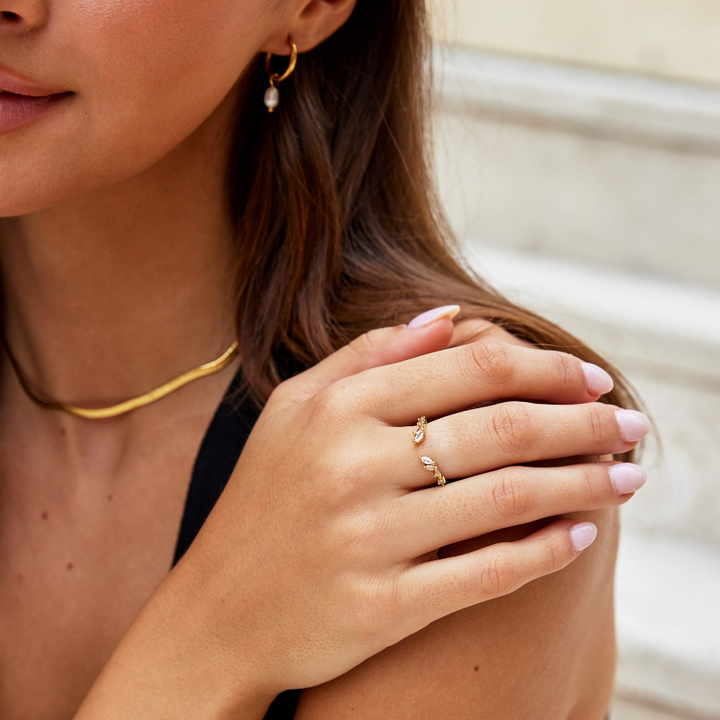 Anello Vite color oro con Cristallo della Pace