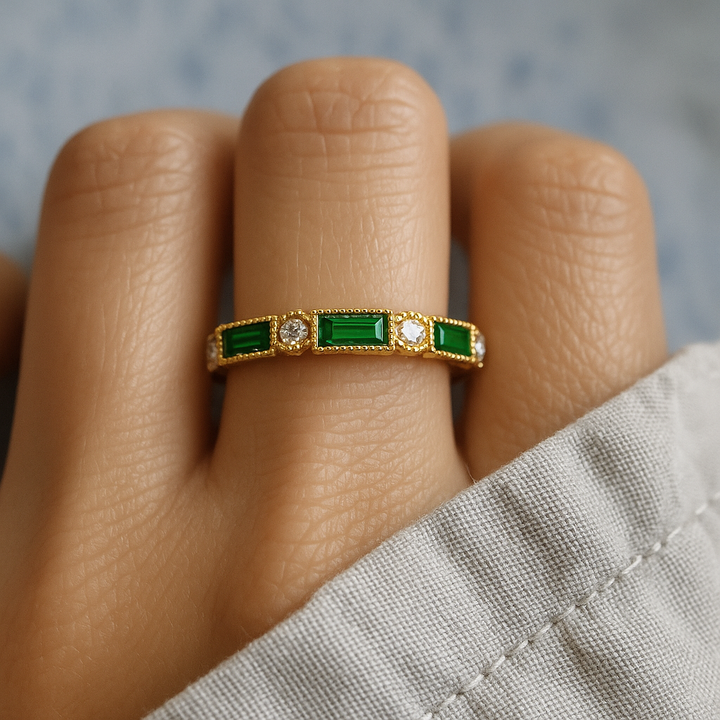 Anello in Oro con Zirconia Verde Intarsiata