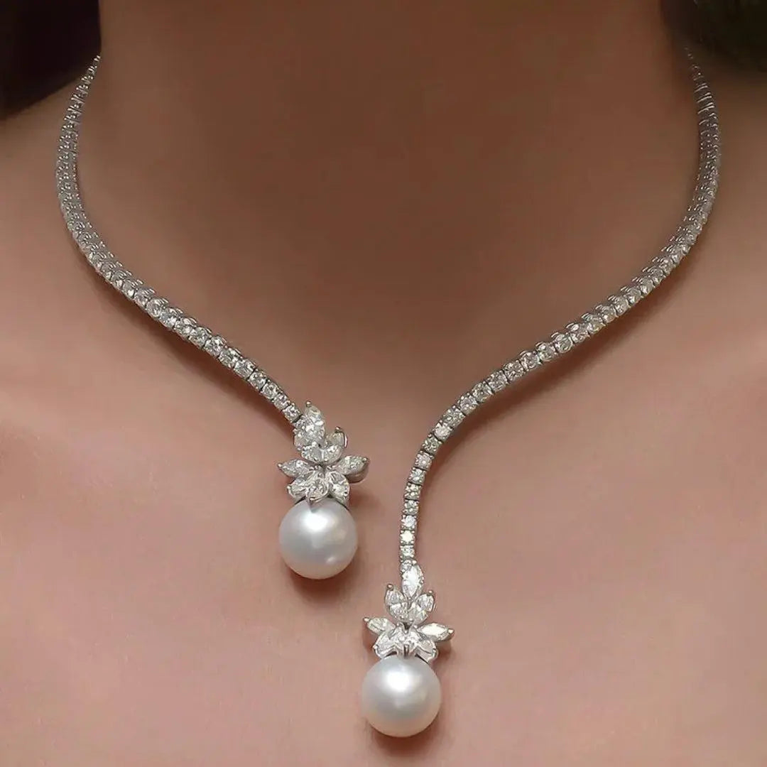 Collana Elegante e Luminoso con Perle color argento