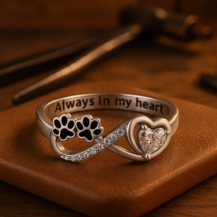 Anello con Zirconi a Forma di Impronta con Design di Cuore e Infinito