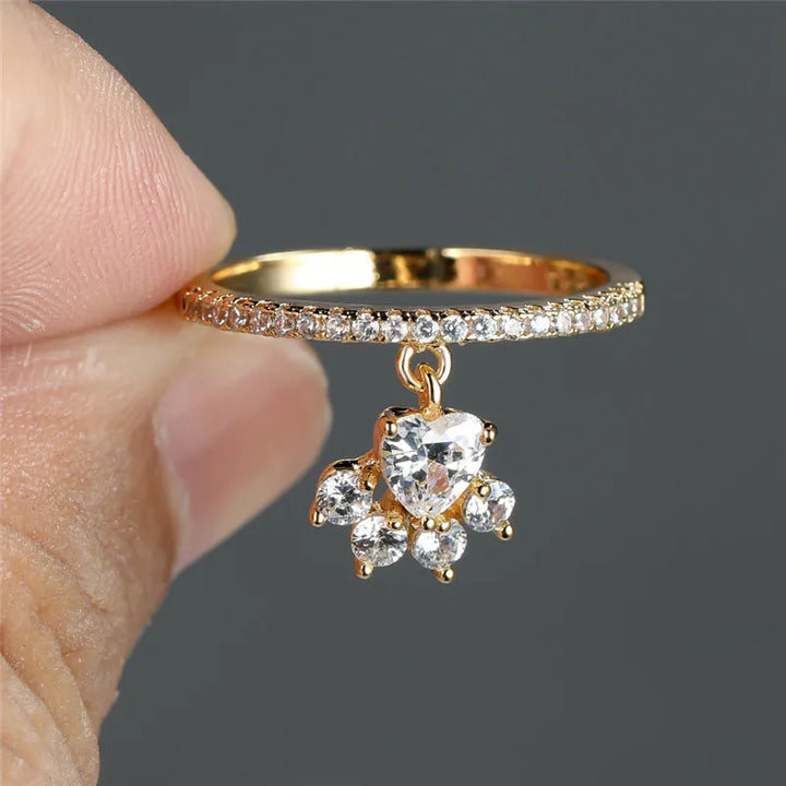 Anello Vintage con Impronta di Zampa di Gatto e Cuore in Pietra – Tonalità Oro e color argento
