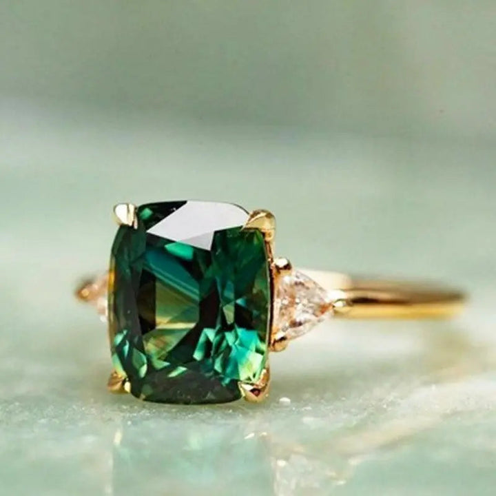 Anello color oro con Pietra Preziosa Verde