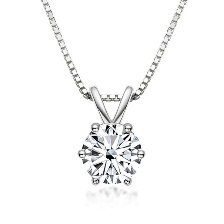 Collana solitaria elegante con moissanite
