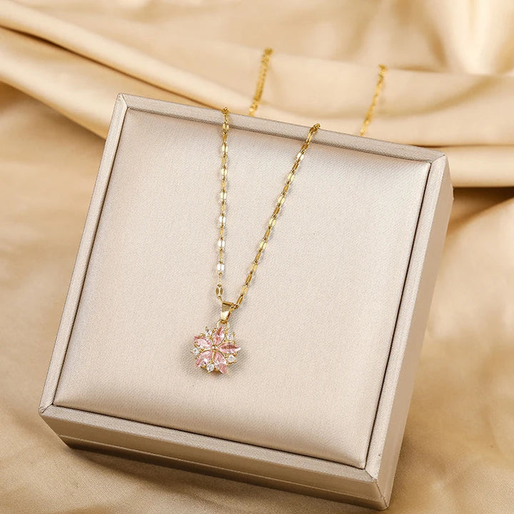 Collana Romantica con Rosa Sakura in Acciaio Inossidabile