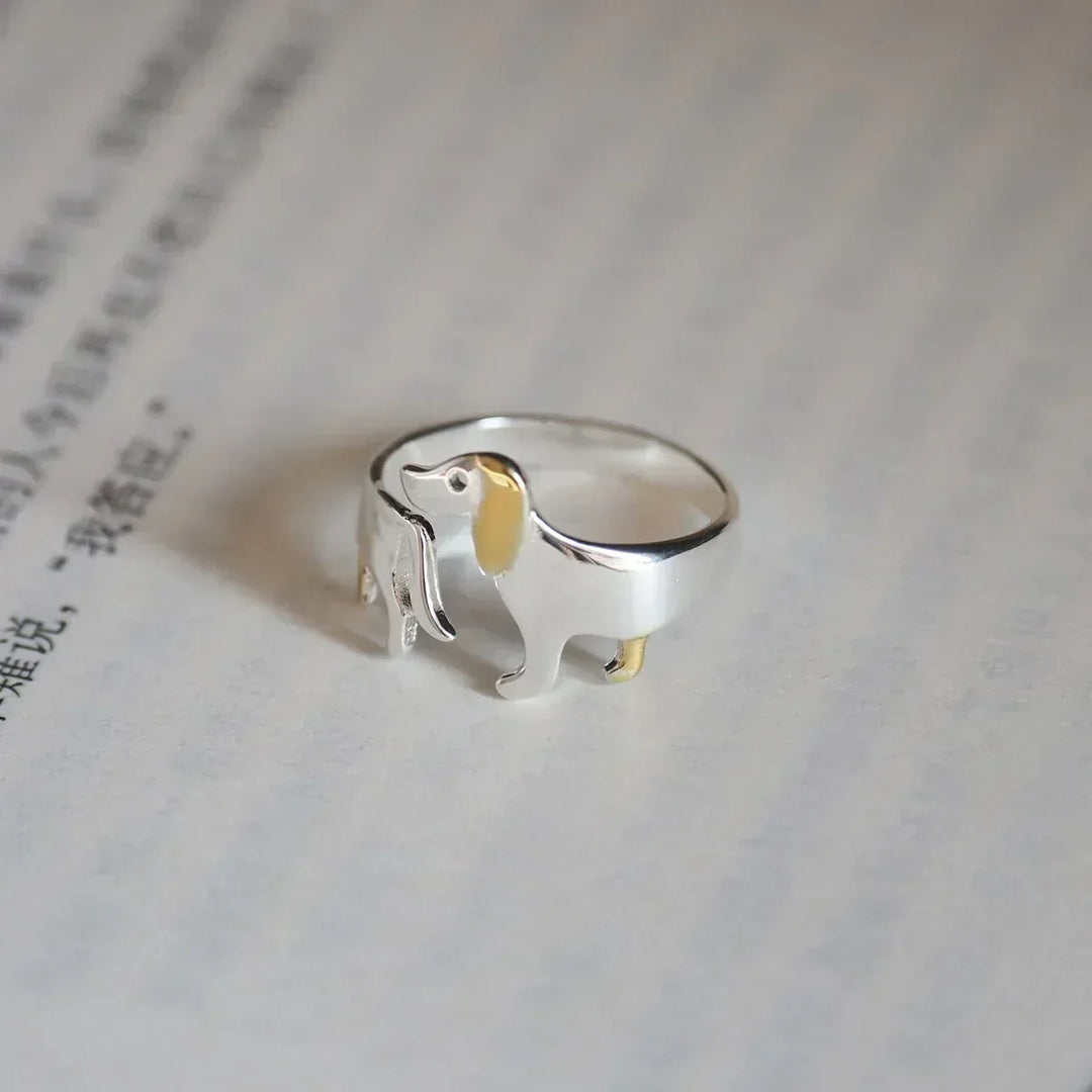 Anello color argento a Forma di Bassotto – Misura Regolabile