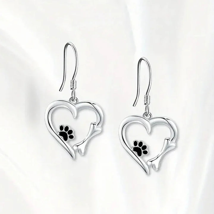Orecchini a Pendente color argento con Design a Cuore e Zampa