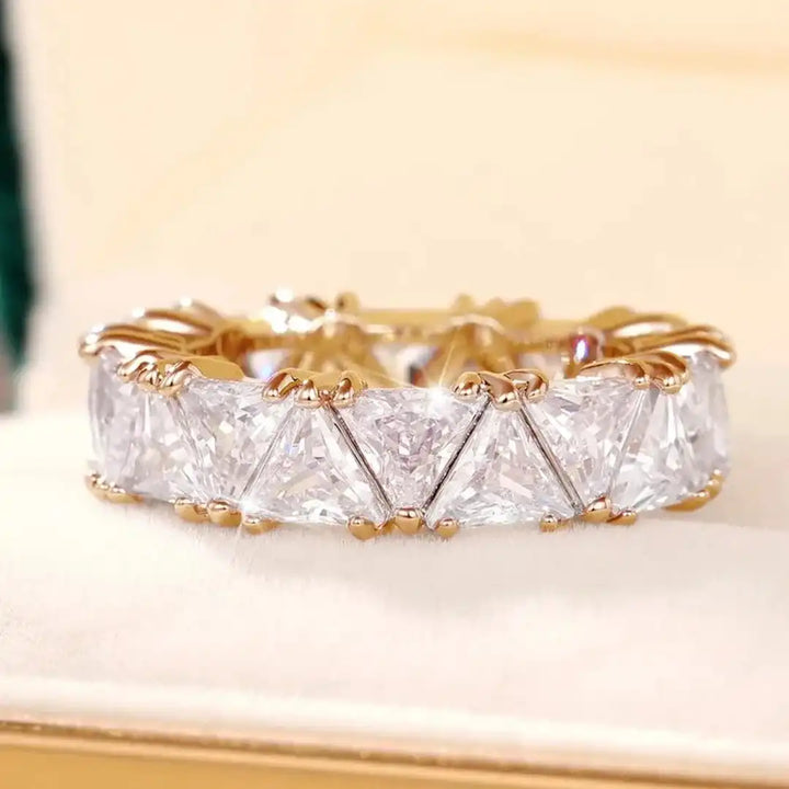 Anello Vintage con Pietra a Triangolo