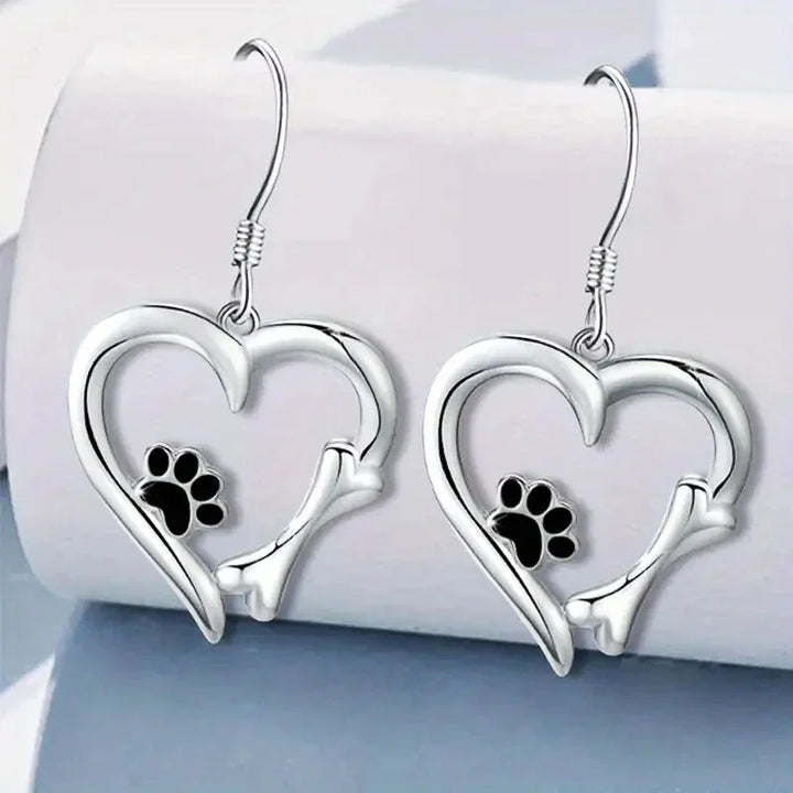 Orecchini a Pendente color argento con Design a Cuore e Zampa