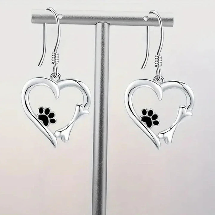 Orecchini a Pendente color argento con Design a Cuore e Zampa