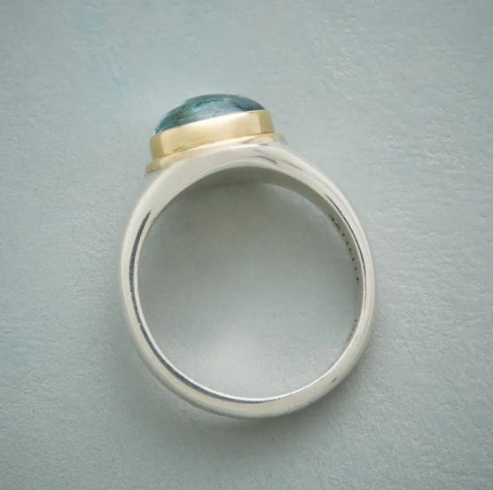 Anello color argento con Zirconia Verde