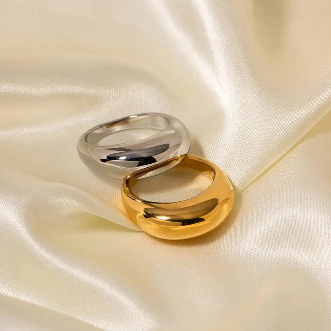 Anello Arcano Dorato Senza Tempo