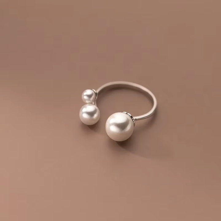 Anello Regolabile in Perla d'Acqua Dolce Tripla color argento