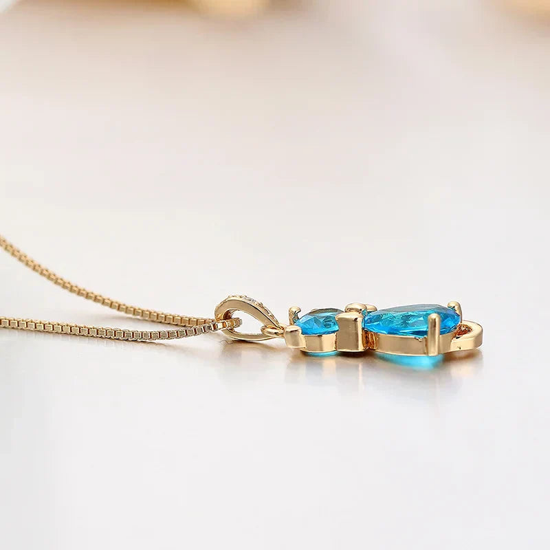 Collana con Pendente a Forma di Gatto di Cristallo