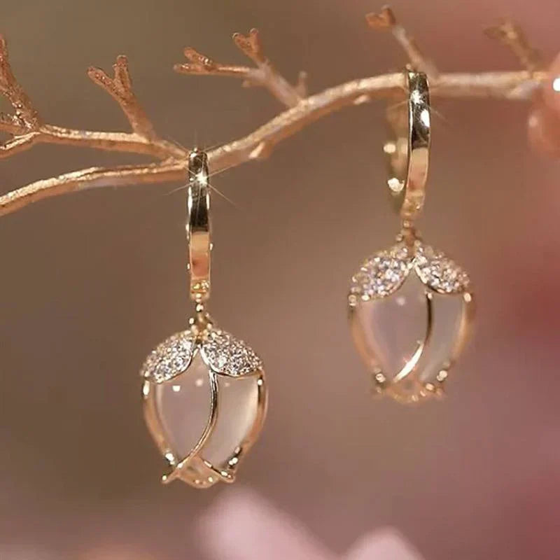 Orecchini Vintage Tulipano Bianco in Zirconia