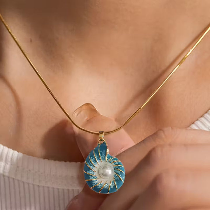 Collana con pendente in perla di conchiglia