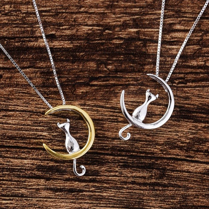 Collana elegante con gatto e luna crescente