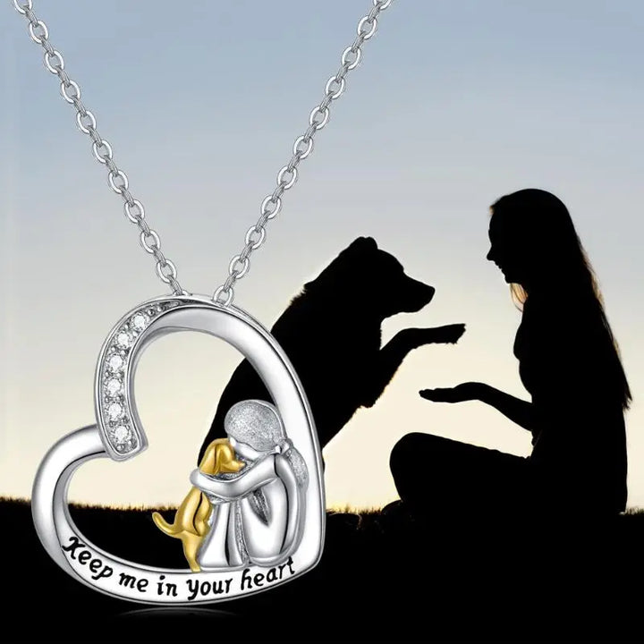 Collana color argento – Design a Cuore e Cane con Zirconia