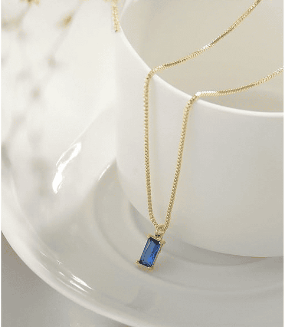 Collana con pendente in Pietra Blu minimalista
