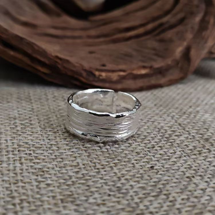 Anello in Argento e Oro Stile Martellato